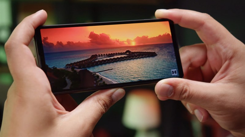 Màn hình của Xperia 5 V cho chất lượng hiển thị sống động. Nguồn: GSMArena.