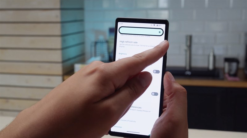 Không chỉ vậy, độ sáng của màn hình Xperia 5 V rất cao và điều đó khiến tác giả trang GSMArena cảm thấy ấn tượng. Nguồn: GSMArena.