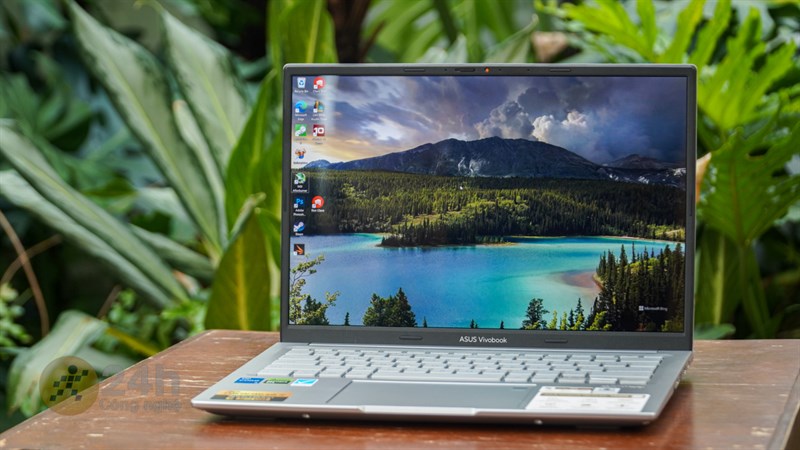 ASUS Vivobook 14X OLED KM006W sẽ có được thời lượng pin lâu hơn với các tác vụ sử dụng cơ bản, làm việc, giải trí nhẹ nhàng.