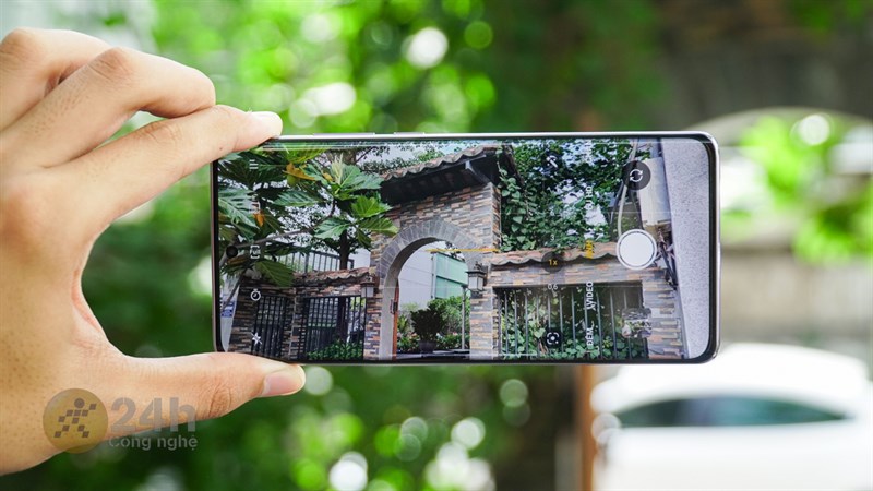 Cụm camera của OPPO Reno10 Pro+ 5G cho ra những bức hình với chất lượng chi tiết cao. Cụm camera của OPPO Reno10 Pro+ 5G cho ra những bức hình với chất lượng chi tiết cao.