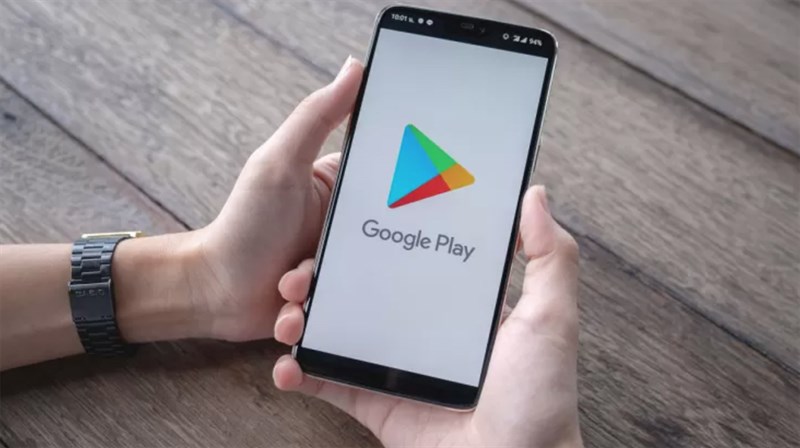 Người dùng nên tải các ứng dụng trên Google Play hoặc AppStore cho an toàn