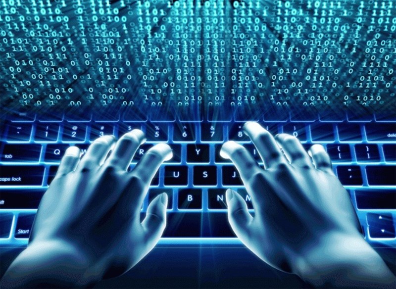 Các chuyên gia khuyến nghị người dân nâng cao cảnh giác để tránh trở thành nạn nhân của các nhóm lừa đảo sử dụng app giả mạo 