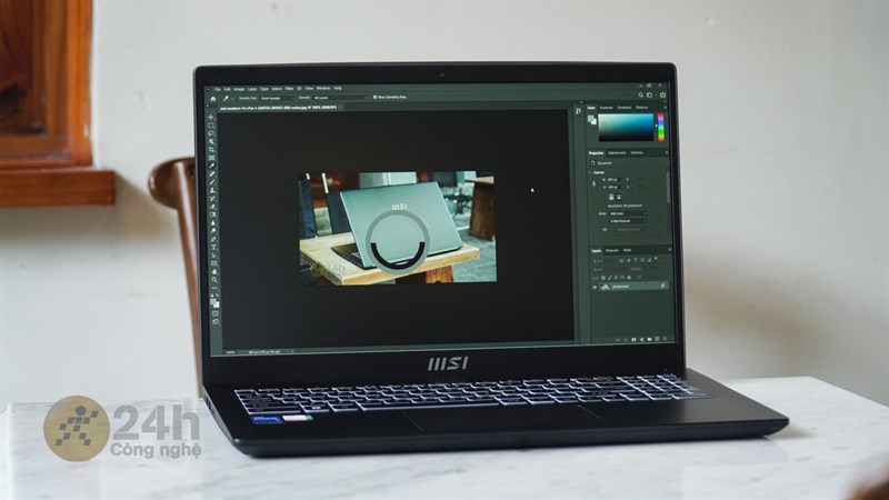 Mình có thể thực hiện tác vụ chỉnh sửa ảnh cơ bản trên Photoshop cùng MSI Modern 15 B12MO.