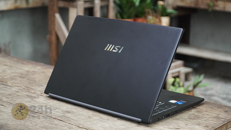 MSI Modern 15 B12MO có giá từ 13.99 triệu đồng tại Thế Giới Di Động MSI Modern 15 B12MO có giá từ 13.99 triệu đồng tại Thế Giới Di Động