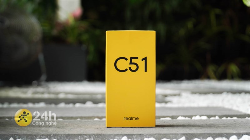 Hộp đựng của realme C51 là sự kết hợp giữa tông màu vàng và đen làm chủ đạo. Hộp đựng của realme C51 là sự kết hợp giữa tông màu vàng và đen làm chủ đạo.