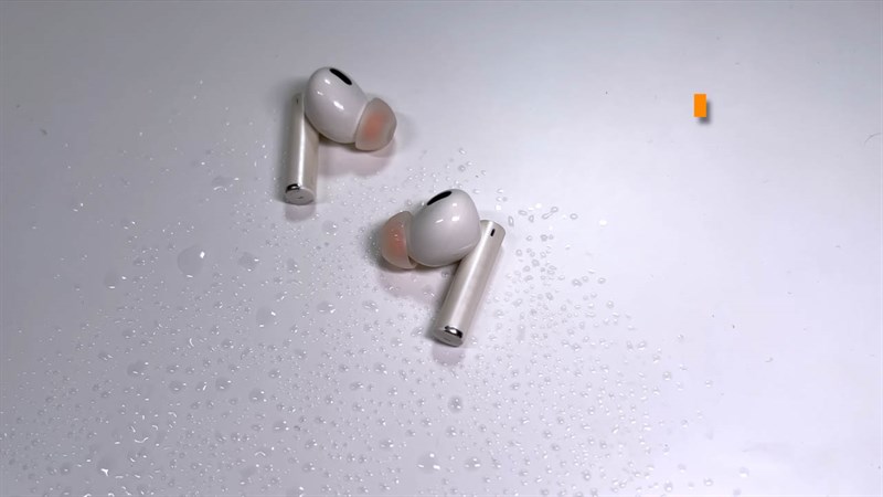 Trên tay realme Buds Air 5 Pro