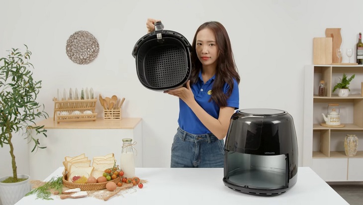 Phần khay chiên rộng rãi
