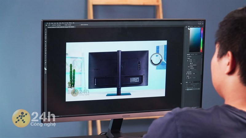 Samsung UR55 LU28R550UQEXXV còn có độ chuẩn màu cao nên có thể giúp mình giải quyết tốt những công việc liên quan đến đồ họa
