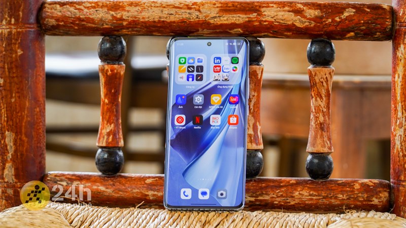 4. OPPO Reno10 - Thiết kế trẻ trung, năng động cùng cấu hình mạnh mẽ 4. OPPO Reno10 - Thiết kế trẻ trung, năng động cùng cấu hình mạnh mẽ