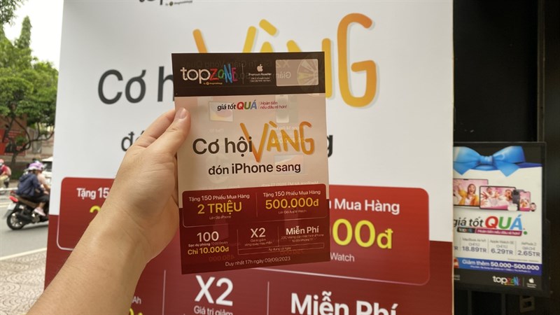 TopZone Khánh Hội tất bật chuẩn bị tươm tất để bắt đầu sự kiện