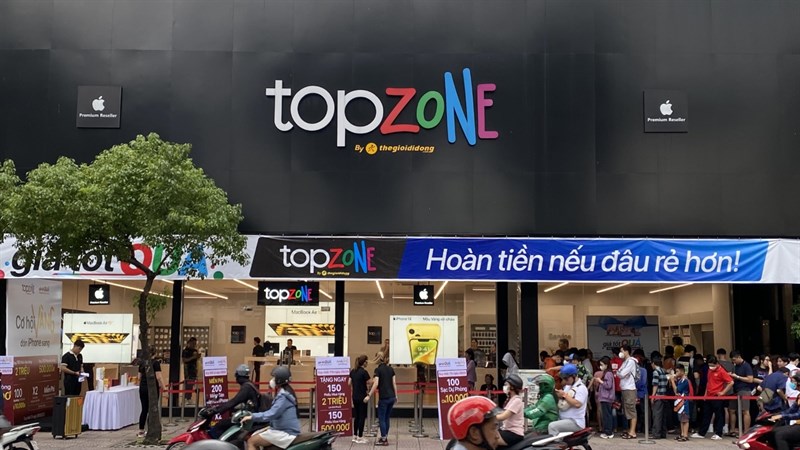 Mặc dù sự kiện vẫn chưa bắt đầu, nhưng các vị khách hàng đã có mặt từ rất sớm cho thấy độ HOT của sự kiện