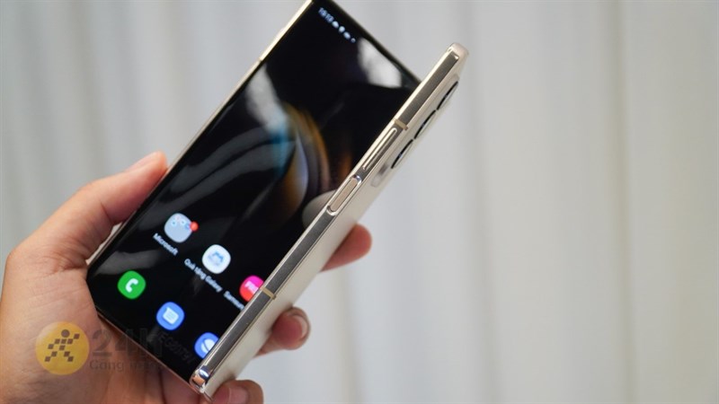 Pin của Galaxy Z Fold4 được cải tiến cho bạn thời gian dùng thoải mái hơn Pin của Galaxy Z Fold4 được cải tiến cho bạn thời gian dùng thoải mái hơn