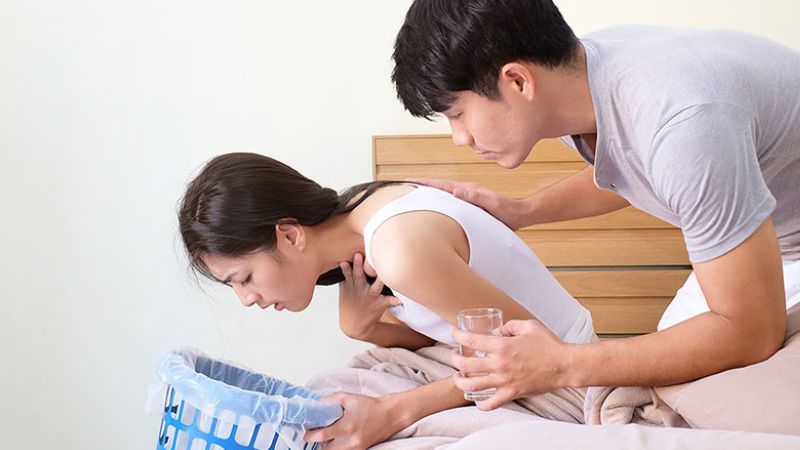 Bà bầu ốm nghén nặng sinh con trai hay gái?