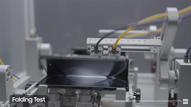 Galaxy Z Series 2023 hoạt động tốt dù gập mở liên tục 200.000 lần dưới điều kiện của Samsung Galaxy Z Series 2023 hoạt động tốt dù gập mở liên tục 200.000 lần dưới điều kiện của Samsung
