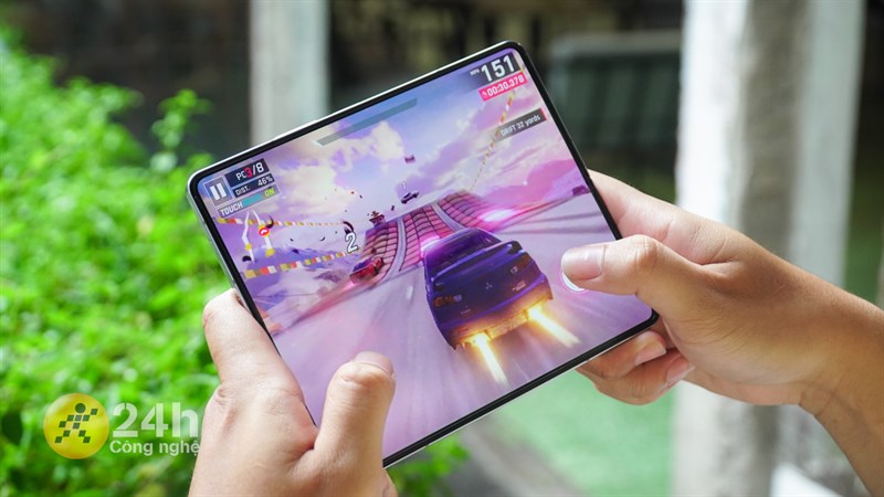 Galaxy Z Fold5 còn mang lại cho mình trải nghiệm giải trí cực kỳ đã với màn hình lớn Galaxy Z Fold5 còn mang lại cho mình trải nghiệm giải trí cực kỳ đã với màn hình lớn