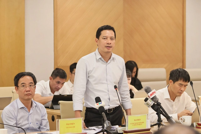 Ông Lê Quang Tự Do - Cục trưởng Cục Phát thanh Truyền hình và Thông tin điện tử, Bộ Thông tin và Truyền thông - phát biểu tại buổi họp báo thường kỳ tháng 9