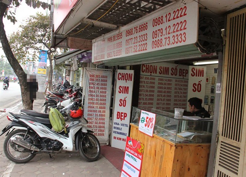 Nhiều đại lý sử dụng thông tin các nhân của người dân để đăng kí thêu bao rồi đem bán cho người khác Nhiều đại lý sử dụng thông tin các nhân của người dân để đăng kí thêu bao rồi đem bán cho người khác