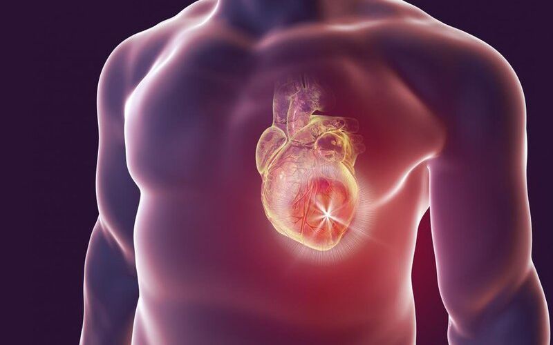 Việc uống nước đá nhiều gây ảnh hưởng xấu đến sức khỏe người bị bệnh về tim mạch