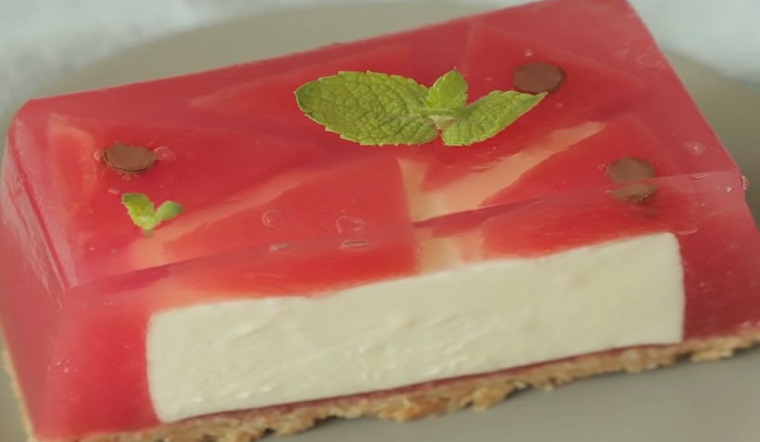 Cách làm cheesecake thạch dưa hấu thơm mát, không cần lò nướng