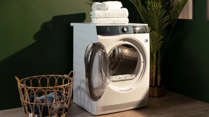 Vì sao máy sấy quần áo có mùi khó chịu? Sửa nhanh