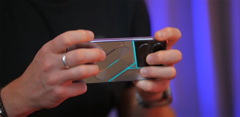 Tecno POVA 5 Pro sở hữu kích thước hợp lý để bạn sử dụng một cách thoải mái Tecno POVA 5 Pro sở hữu kích thước hợp lý để bạn sử dụng một cách thoải mái