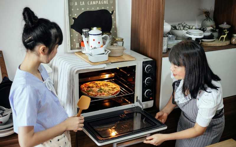 Sự chênh lệch nhiệt độ trong lò nướng là gì? Cách khắc phục đơn giản
