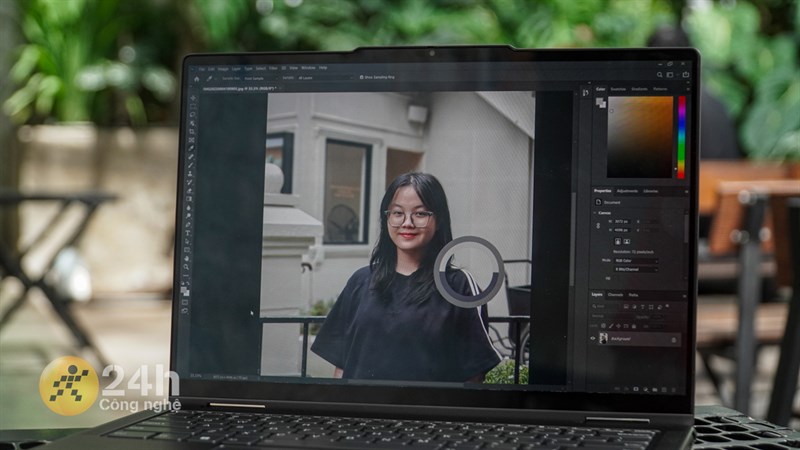 Lenovo Yoga 7 14IRL8 sử dụng nhân đồ họa Intel Iris Xe Graphics 