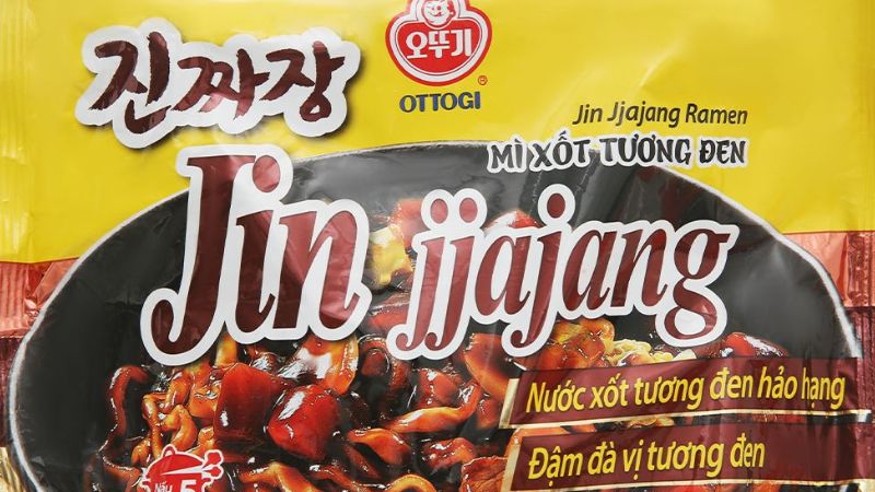 Mì xốt tương đen Jin Jjajang Ramen Ottogi gói 135g