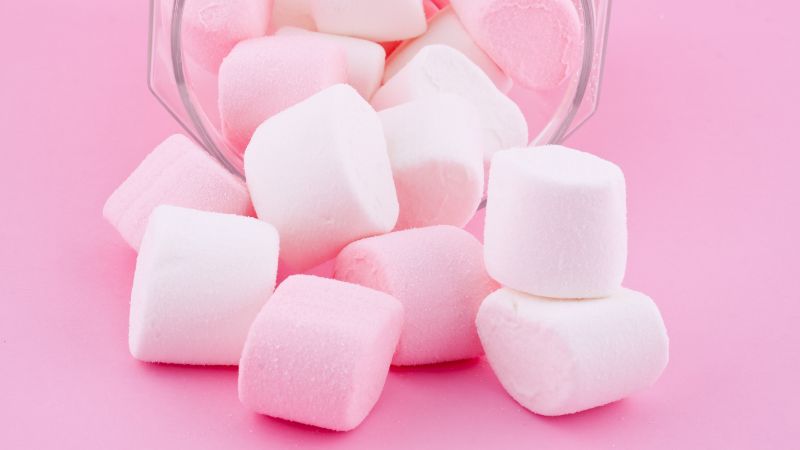 Nguy hiểm tiềm ẩn khi cho trẻ ăn kẹo xốp Marshmallow
