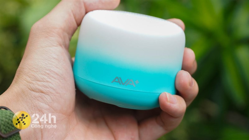 AVA+ MiniPod Y23 được thiết kế nhỏ gọn, nhẹ với kiểu dáng hình trụ