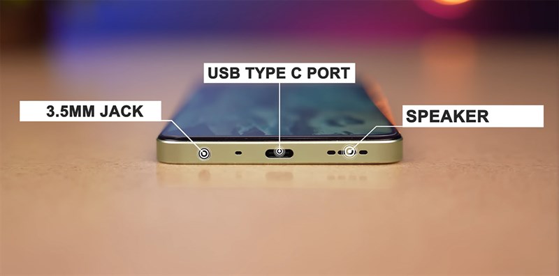 Cạnh đáy chứa cổng sạc USB-C, dải loa và khe cắm tai nghe chuẩn 3.5 mm Cạnh đáy chứa cổng sạc USB-C, dải loa và khe cắm tai nghe chuẩn 3.5 mm