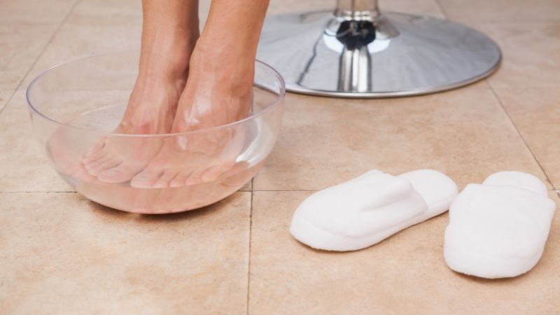 Suy giãn tĩnh mạch có ngâm chân được không? Suy giãn tĩnh mạch có ngâm chân được không?