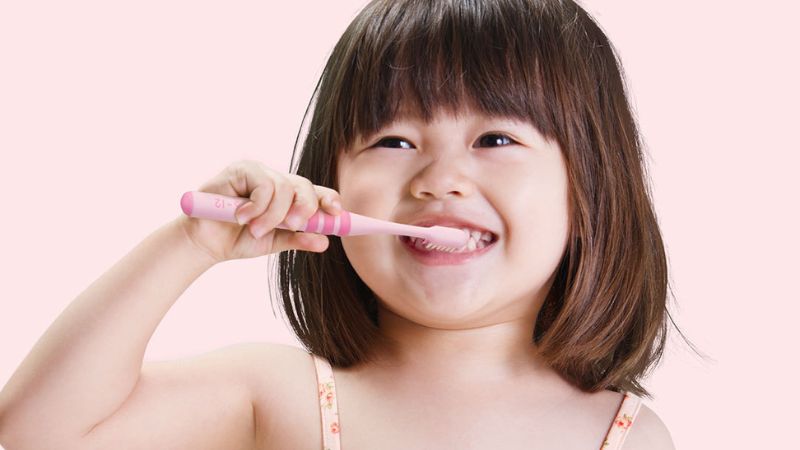 Trẻ cần đánh răng sau mỗi bữa ăn