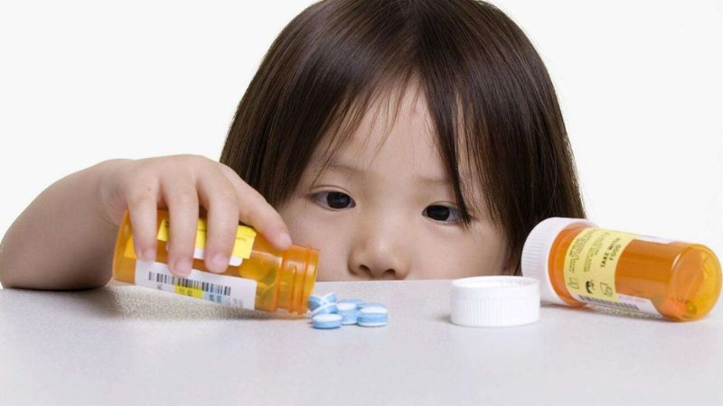 Khi trẻ bị bệnh nhất định phải uống thuốc