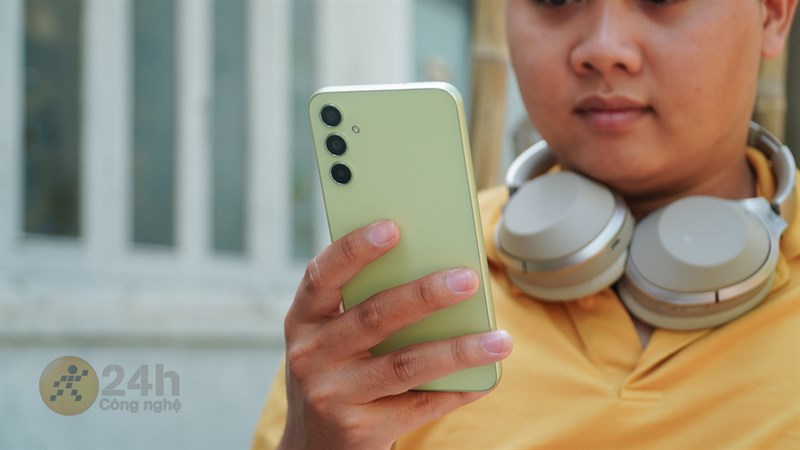 Nhiều deal to có Samsung lo, điện thoại giảm