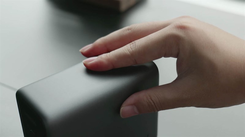 Trên tay Ugreen Nexode 300 W