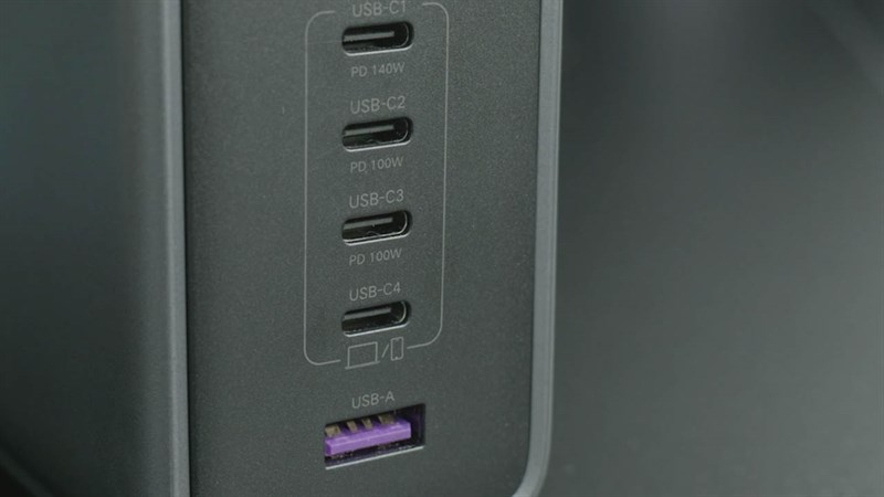 Trên tay Ugreen Nexode 300 W