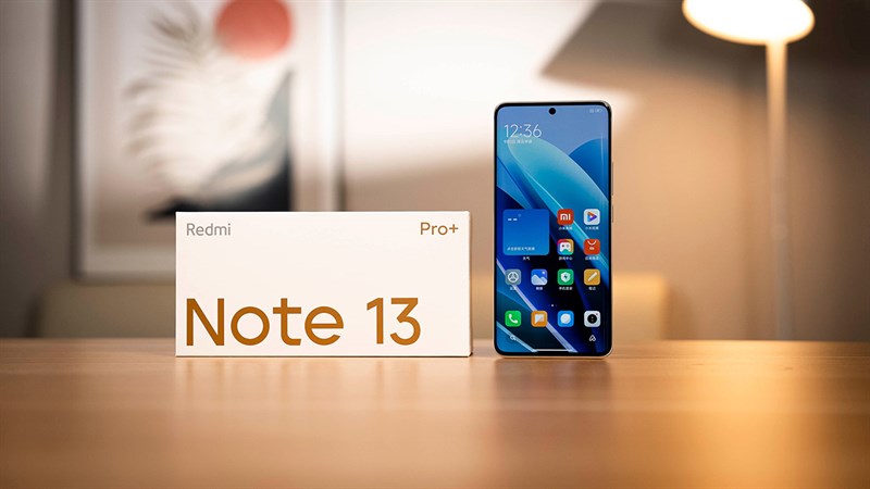 Trên tay Redmi Note 13 Pro+: Ngoại hình độc lạ, Dimensity 7200 Ultra