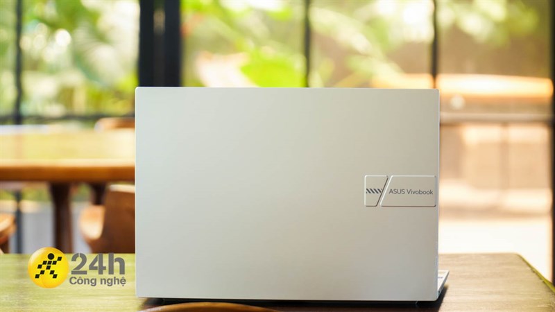 ASUS Vivobook 16 X1605VA còn có độ bền tốt, cân nặng vừa phải