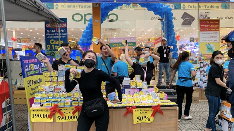 Toàn cảnh sự kiện Giá Rẻ Quá - Quà Nhiều Quá