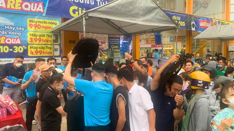 Toàn cảnh sự kiện Giá Rẻ Quá - Quà Nhiều Quá
