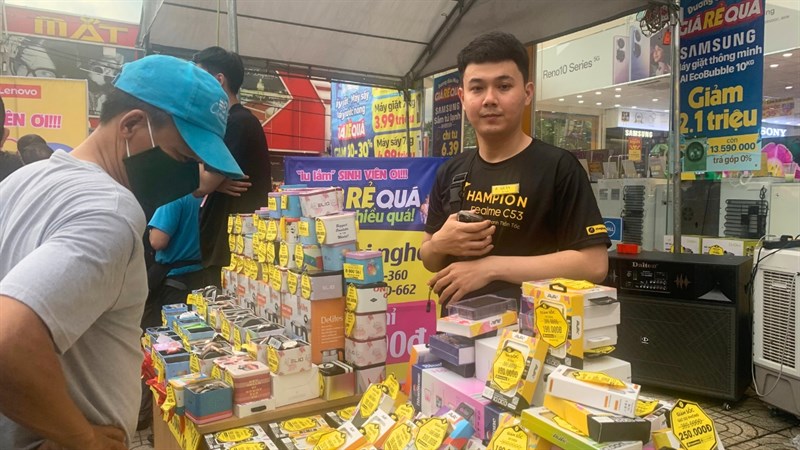 Toàn cảnh sự kiện Giá Rẻ Quá - Quà Nhiều Quá