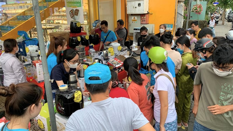 Toàn cảnh sự kiện Giá Rẻ Quá - Quà Nhiều Quá