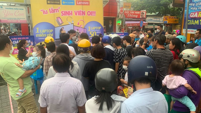 Toàn cảnh sự kiện Giá Rẻ Quá - Quà Nhiều Quá