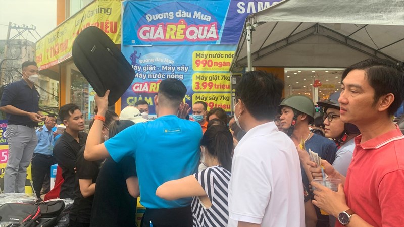 Toàn cảnh sự kiện Giá Rẻ Quá - Quà Nhiều Quá