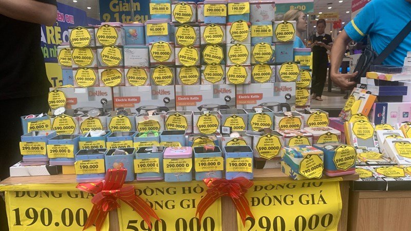 Toàn cảnh sự kiện Giá Rẻ Quá - Quà Nhiều Quá