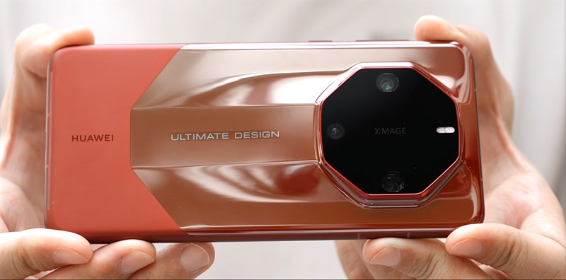 Cụm camera của Huawei Mate 60 RS Ultimate Design được thiết kế rất bắt mắt