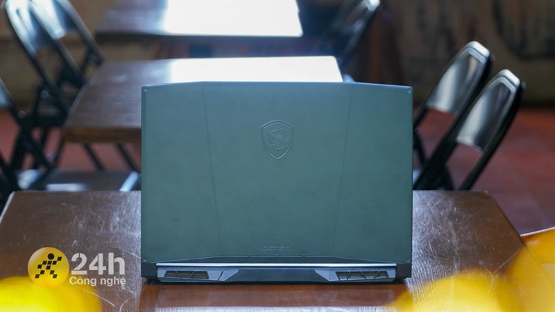 Katana 15 có ngôn ngữ thiết kế khá tương đồng với các sản phẩm tiền nhiệm