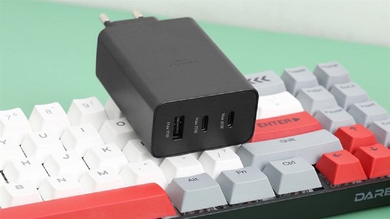 Adapter sạc đa năng là món phụ kiện công nghệ bạn nên sở hữu Adapter sạc đa năng là món phụ kiện công nghệ bạn nên sở hữu