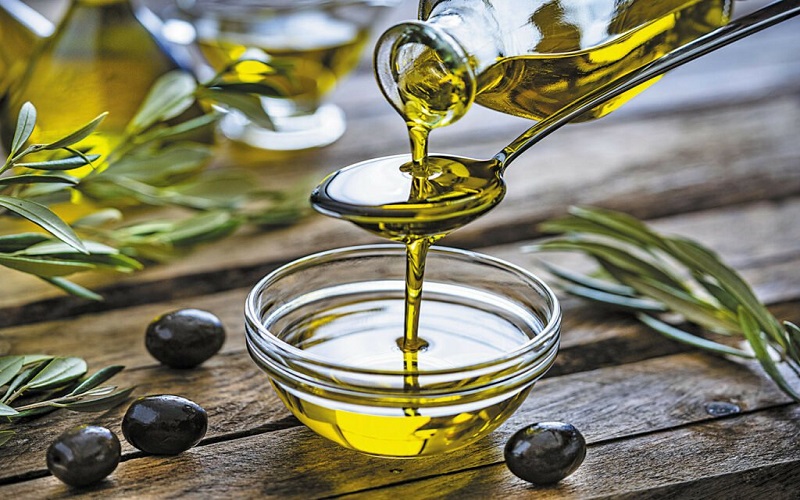 Dầu oliu là loại dầu ăn nổi tiếng với những công dụng cực kỳ tốt cho hệ tim mạch